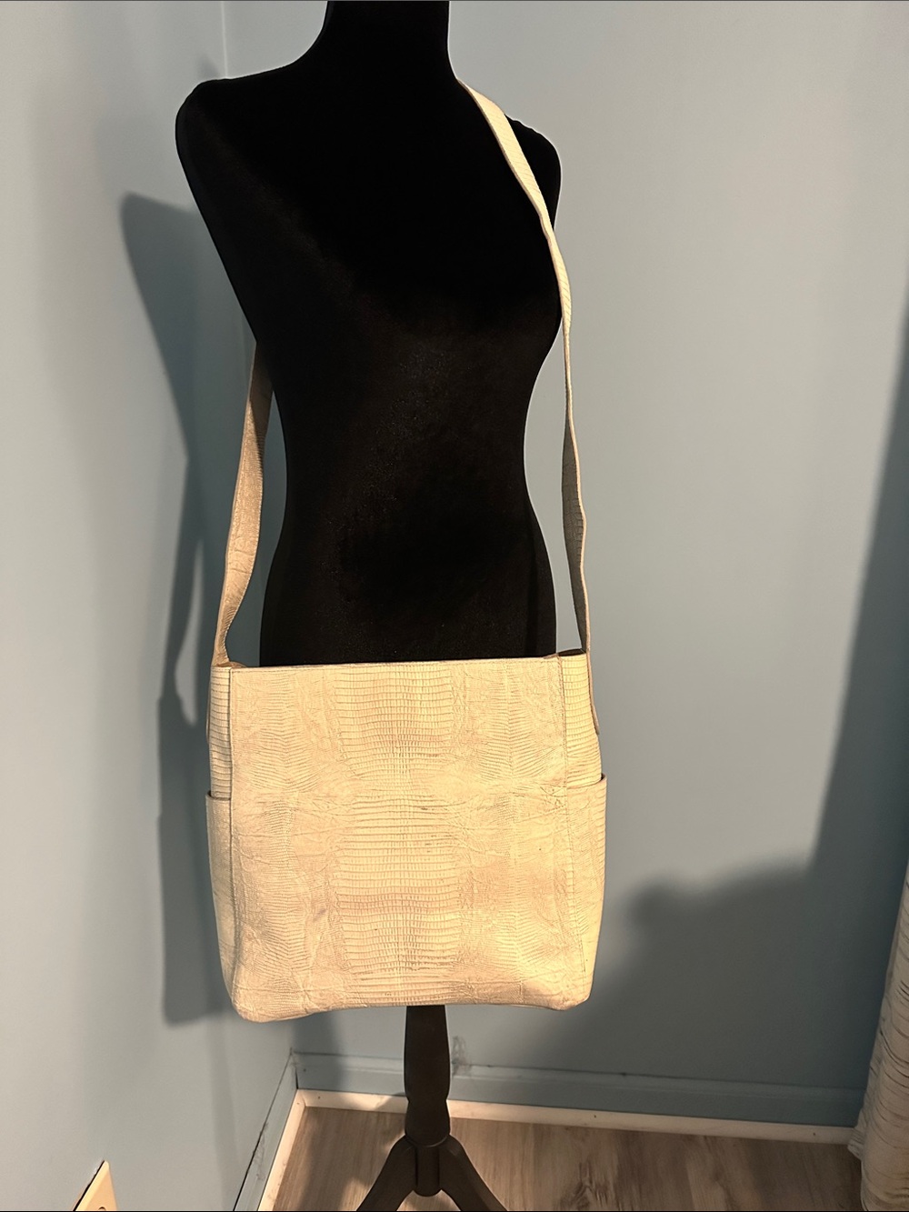 Cream Textured Crossbody Shoulder Bag - Everyday Neutral